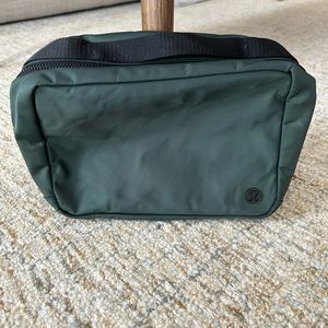 Lululemon Cosmetic/toiletry bag